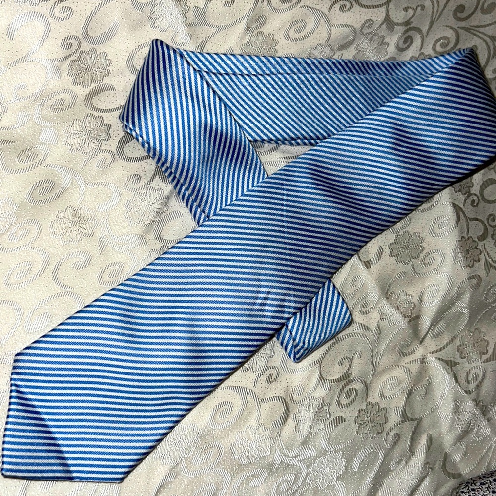 🎁🎀🌟Striped Baby Blue and White Tie Windsor Tie Co.